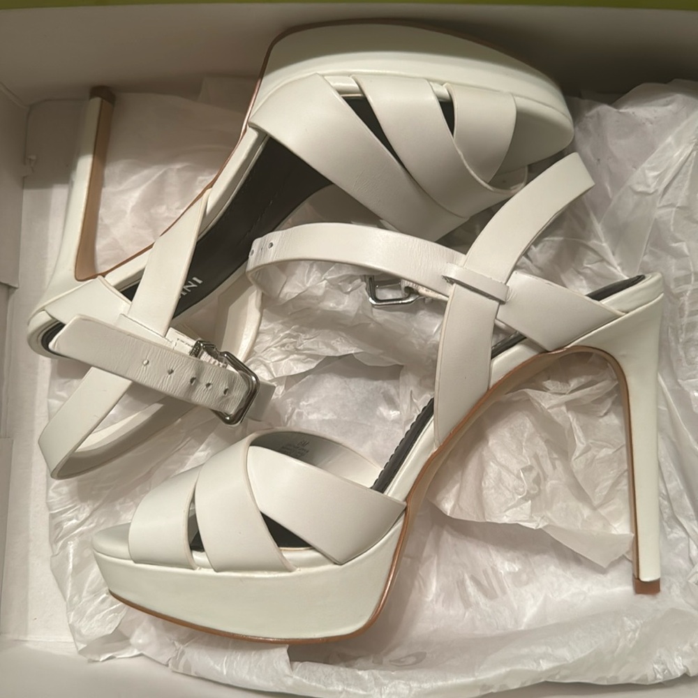 Gianni Bini White Heels